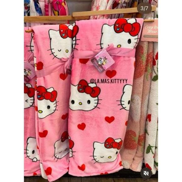Hello Kitty Valentine’s Hearts And Kittys Throw Blanket - Picture 3 of 3